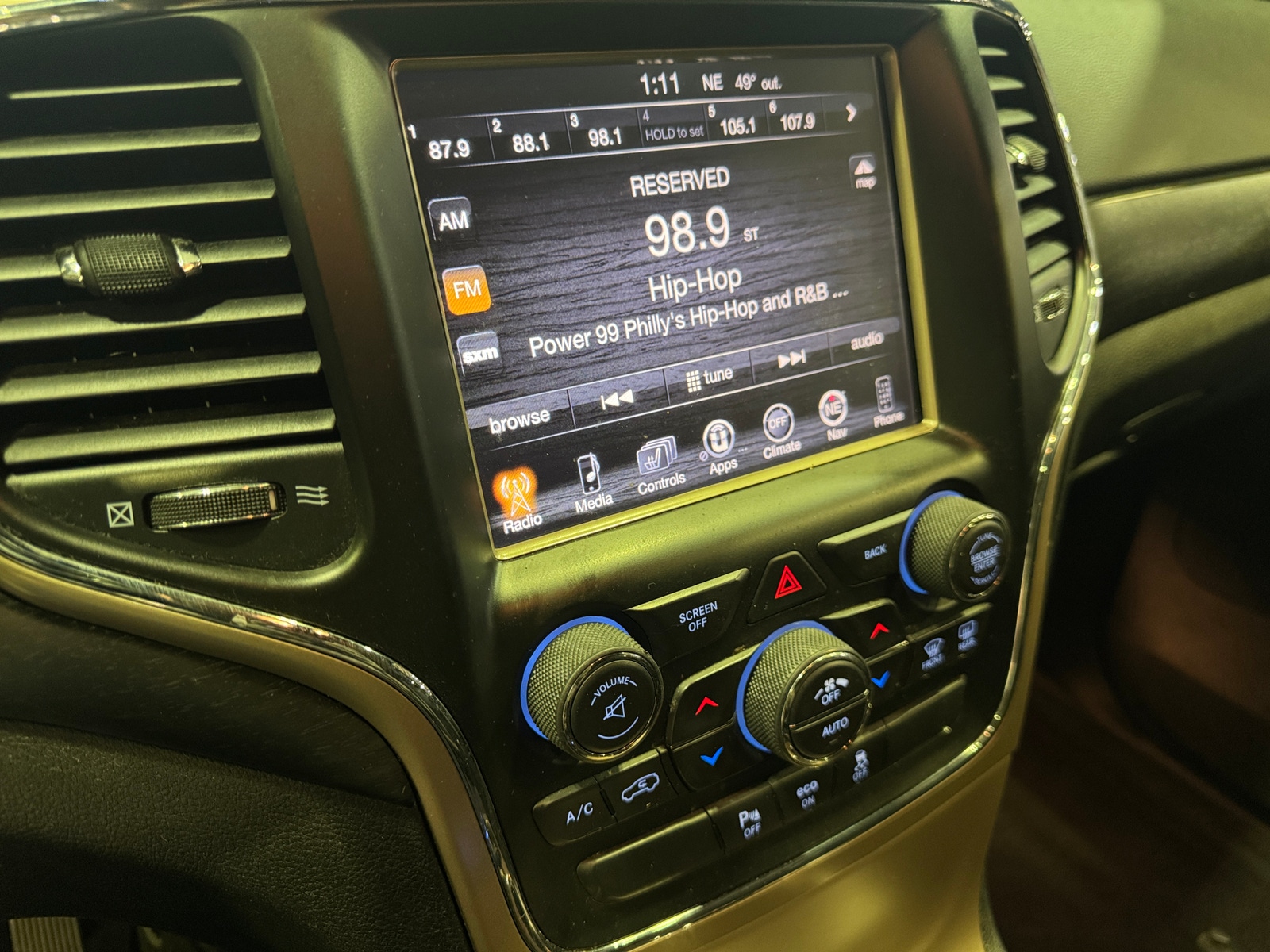 Thumbnail: 2015 Jeep Grand Cherokee - 4