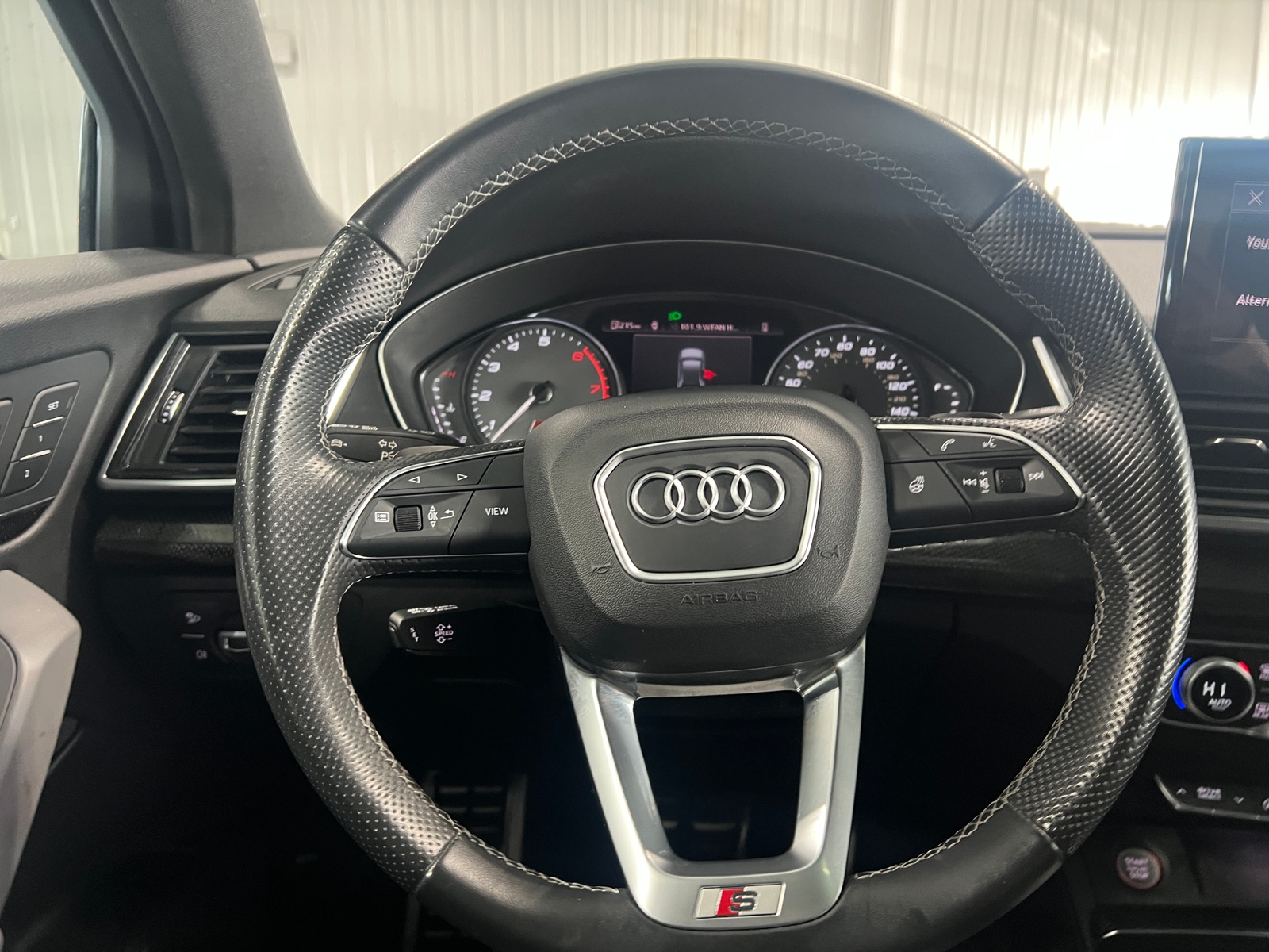 Thumbnail: 2022 Audi SQ5 - 4