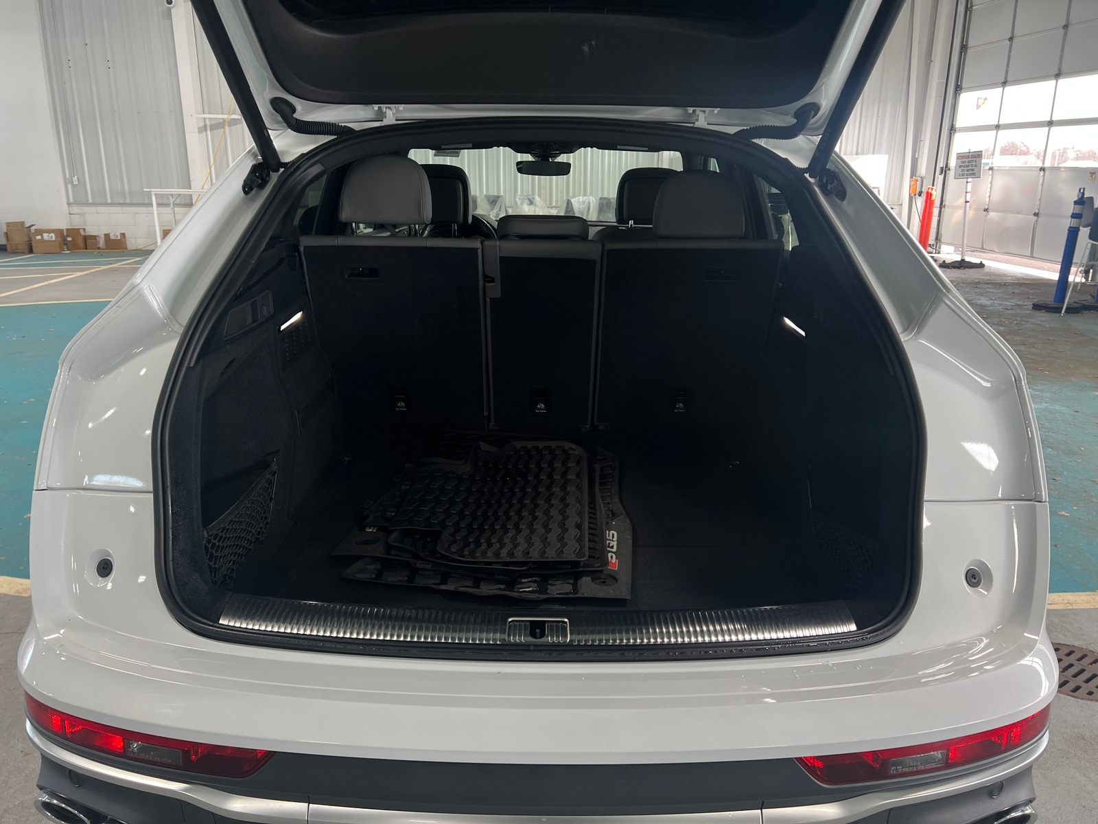 Thumbnail: 2022 Audi SQ5 - 6