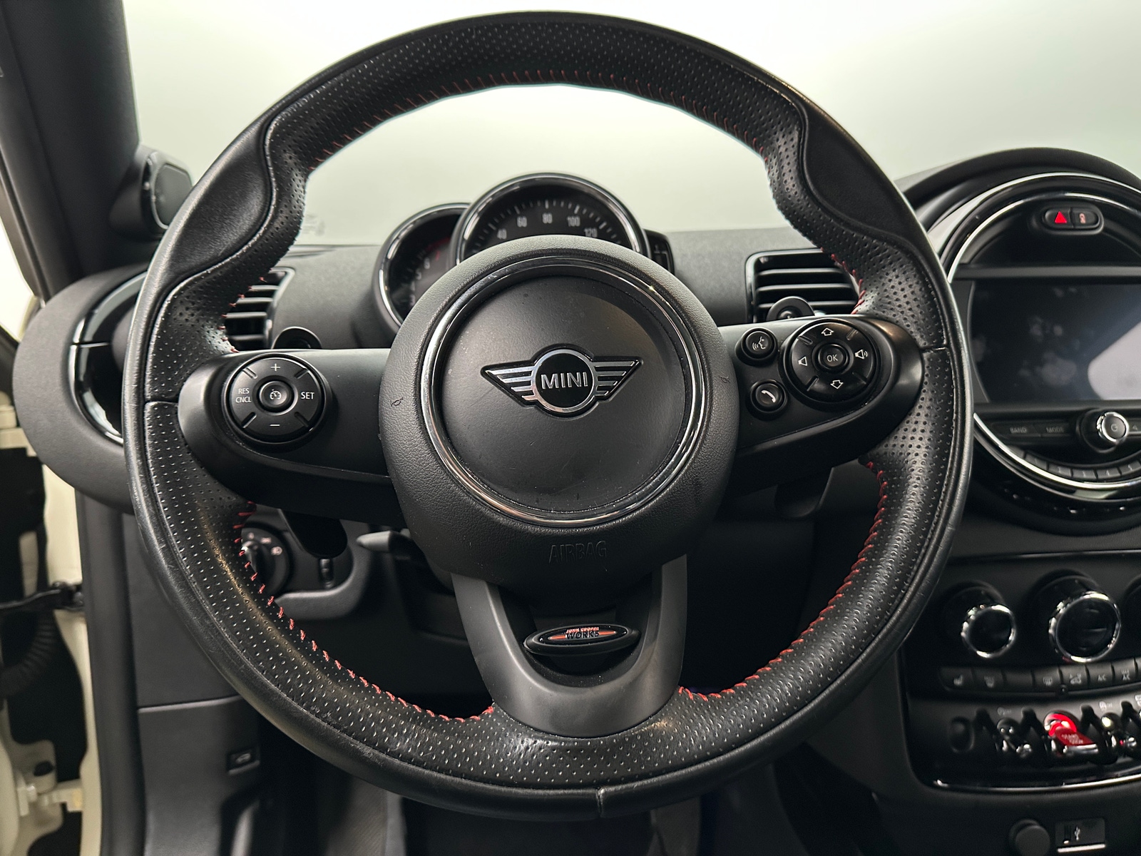 Thumbnail: 2020 MINI Cooper Clubman - 4