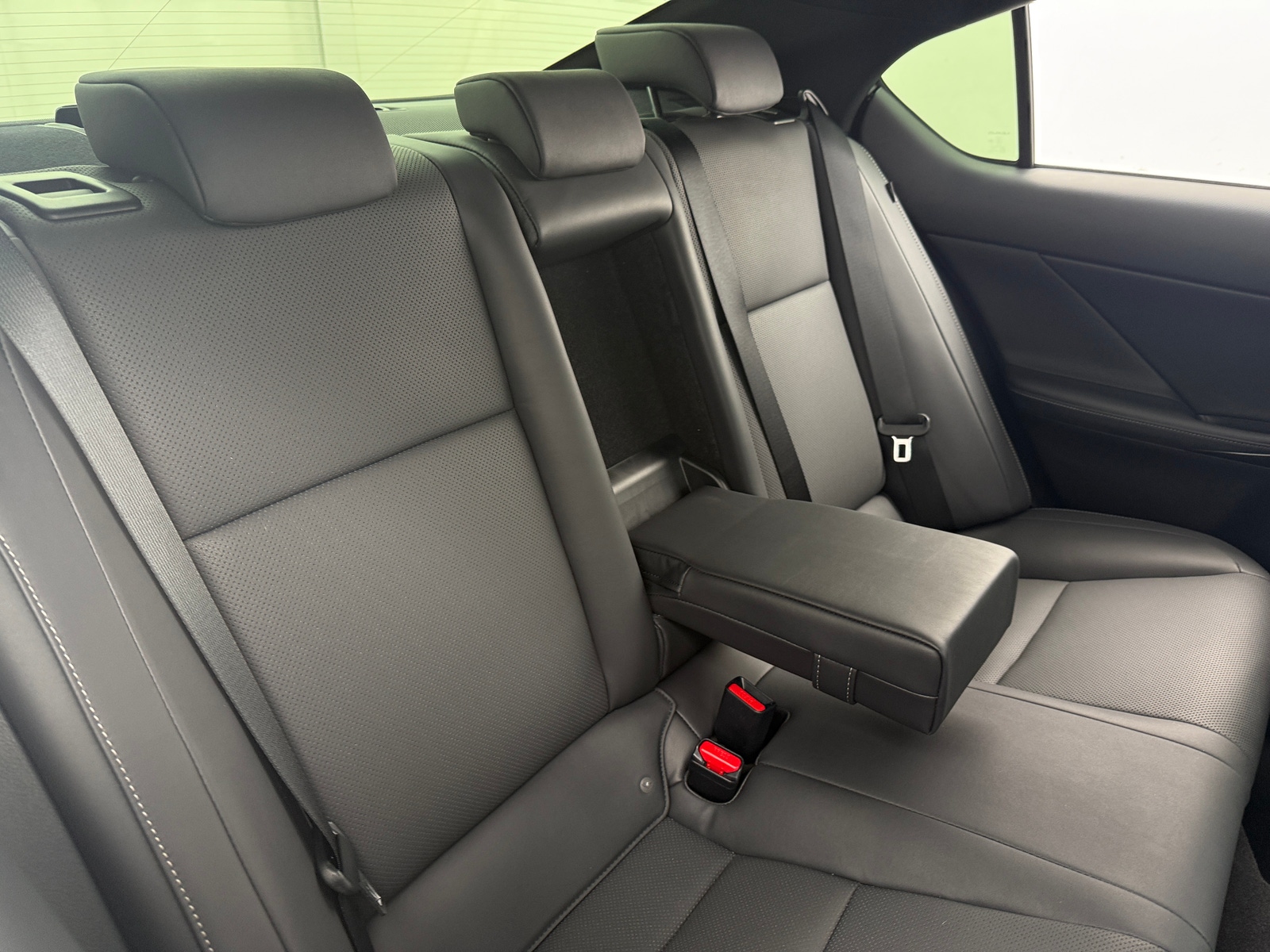 Thumbnail: 2024 Lexus IS - 6