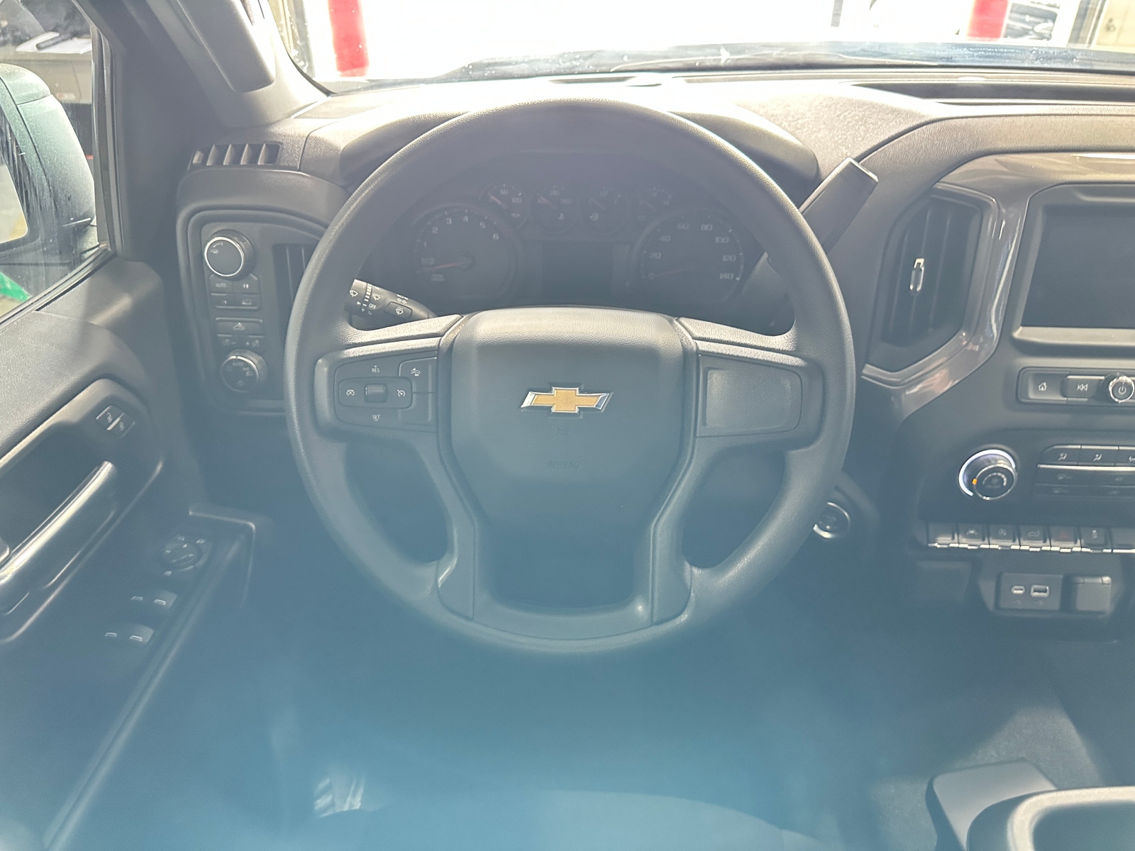 Thumbnail: 2025 Chevrolet Silverado 1500 - 5