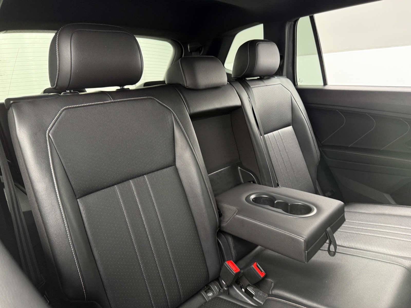 Thumbnail: 2022 Volkswagen Tiguan - 5