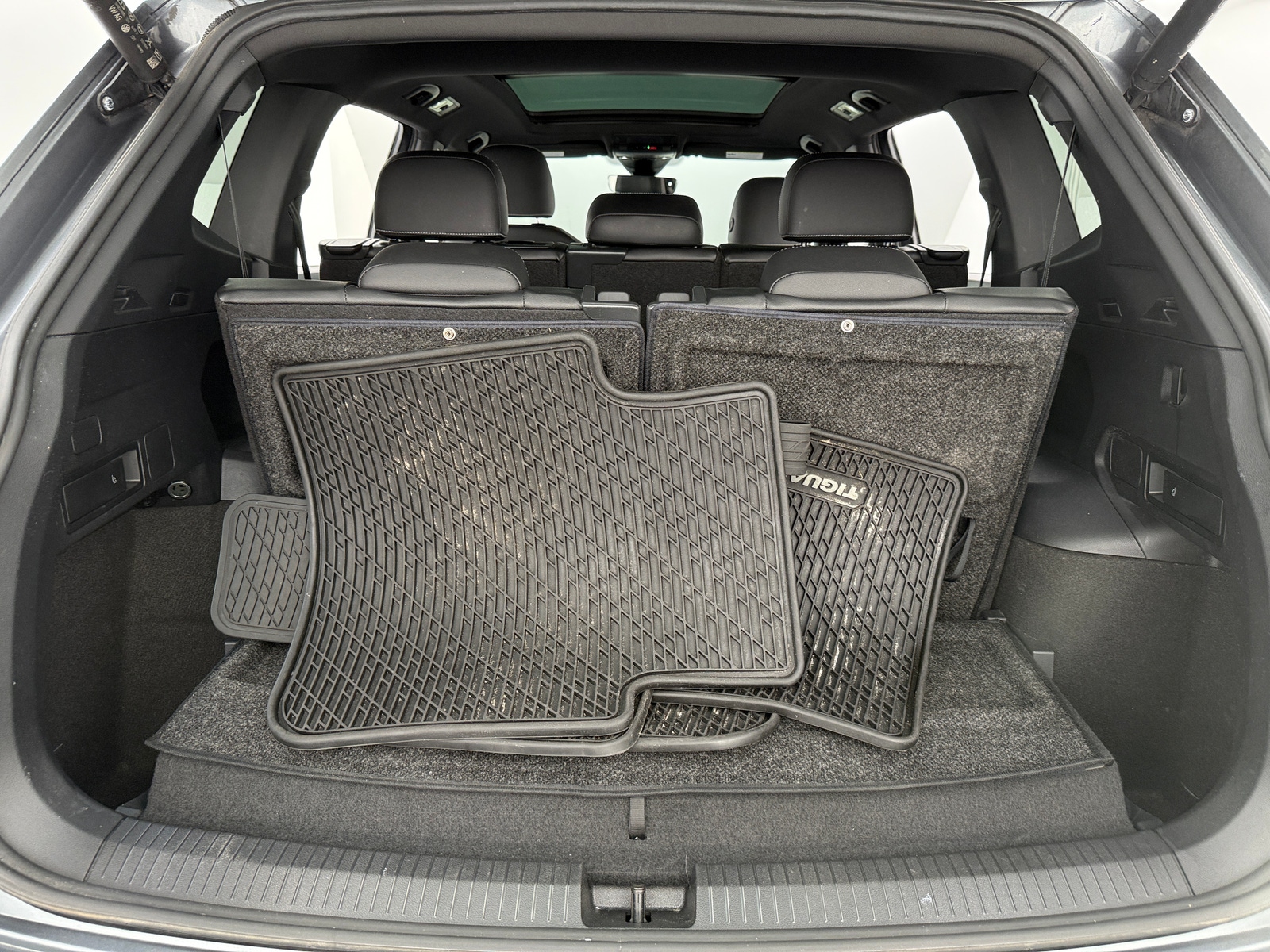 Thumbnail: 2022 Volkswagen Tiguan - 6