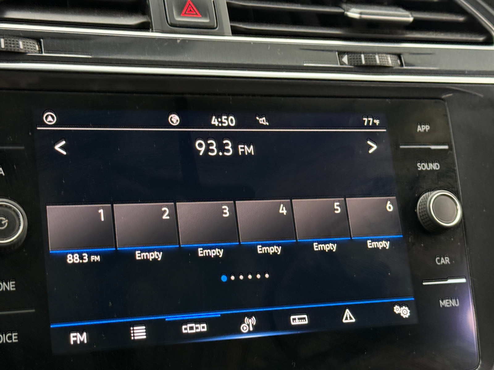 Thumbnail: 2022 Volkswagen Tiguan - 3