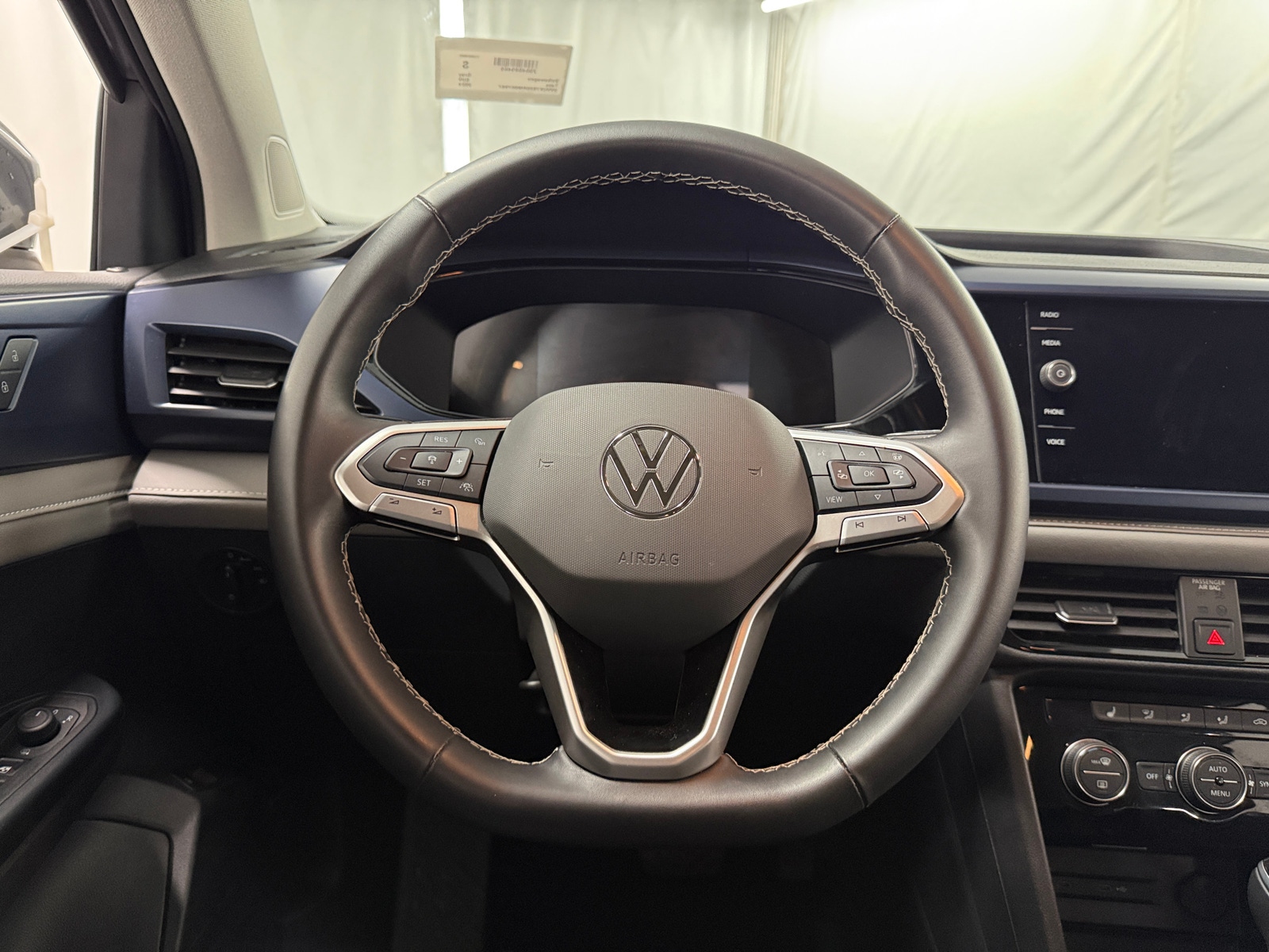 Thumbnail: 2024 Volkswagen Taos - 4