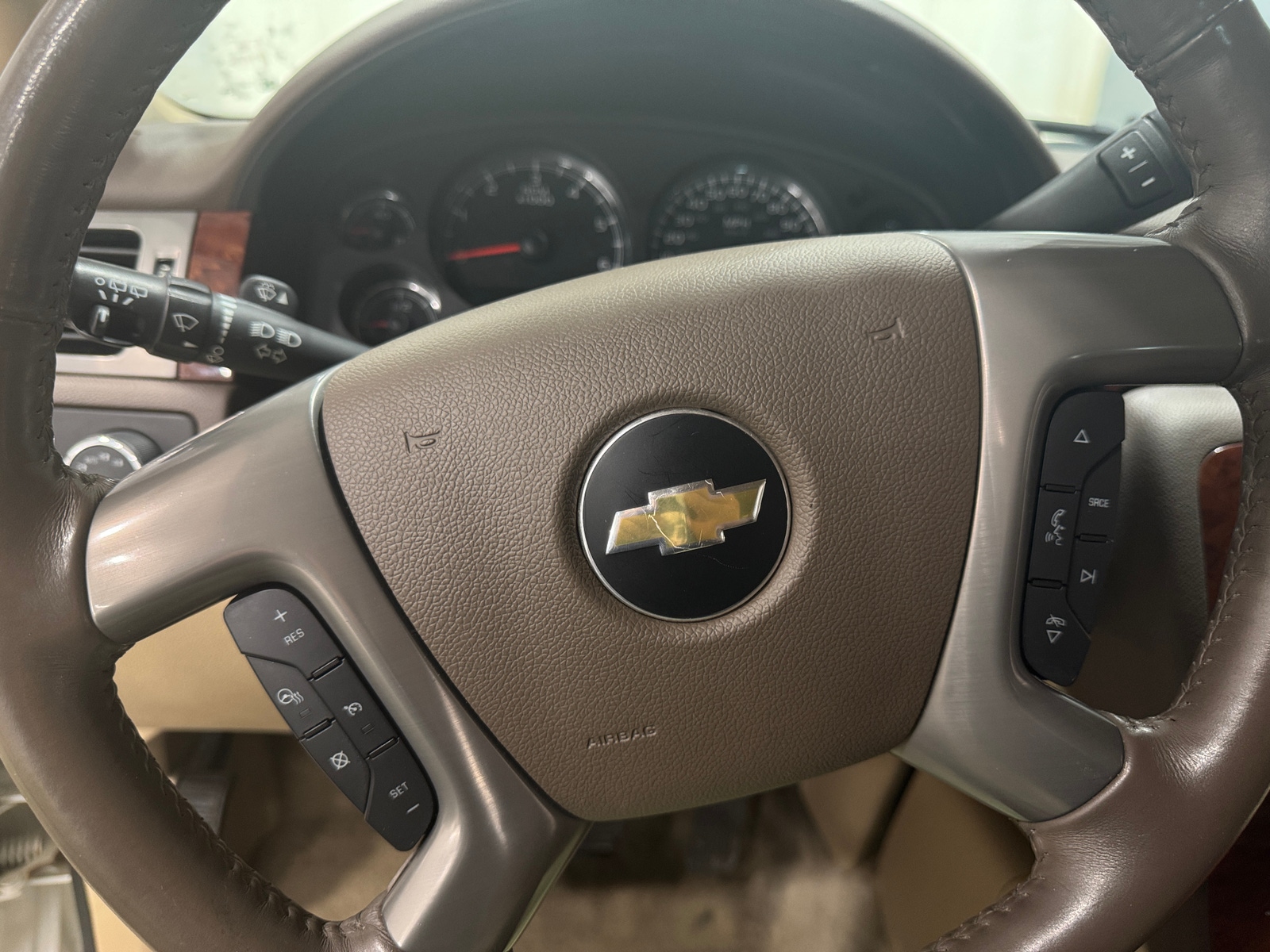 Thumbnail: 2014 Chevrolet Suburban - 4