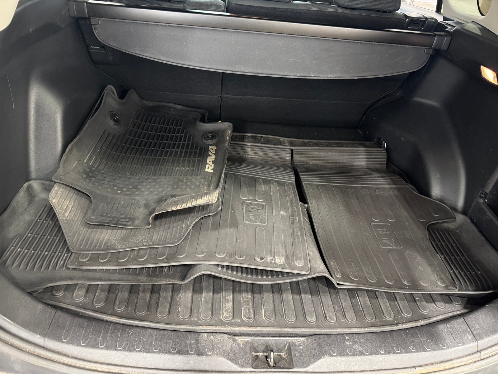 Thumbnail: 2019 Toyota RAV4 - 7