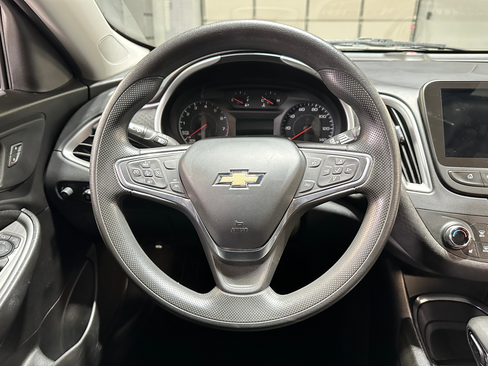 Thumbnail: 2023 Chevrolet Malibu - 5