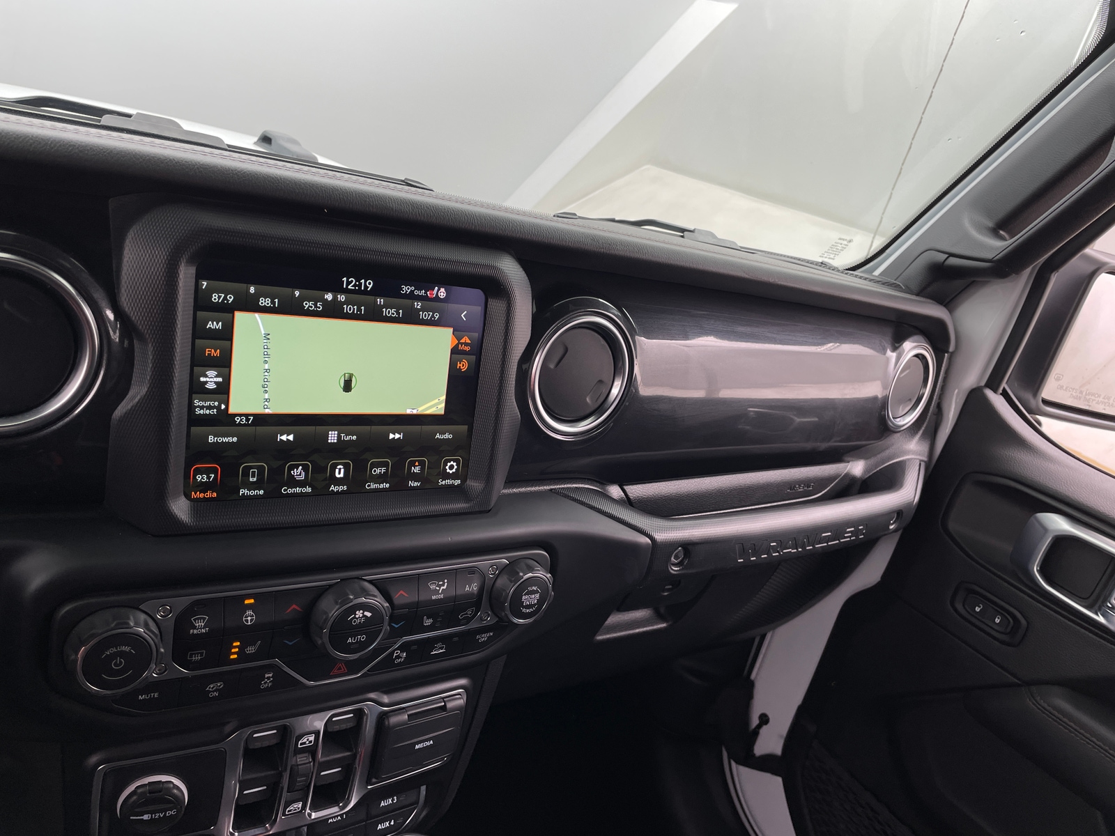 Thumbnail: 2021 Jeep Wrangler - 3