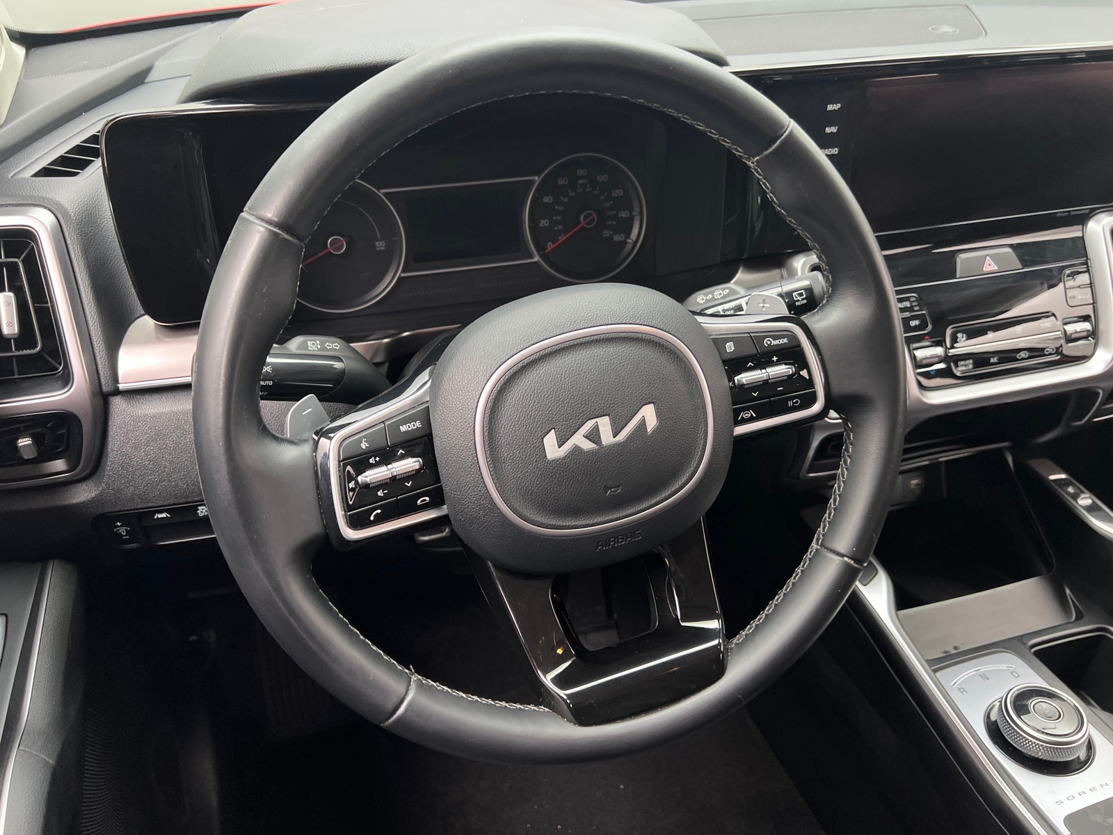 Thumbnail: 2022 Kia Sorento - 4