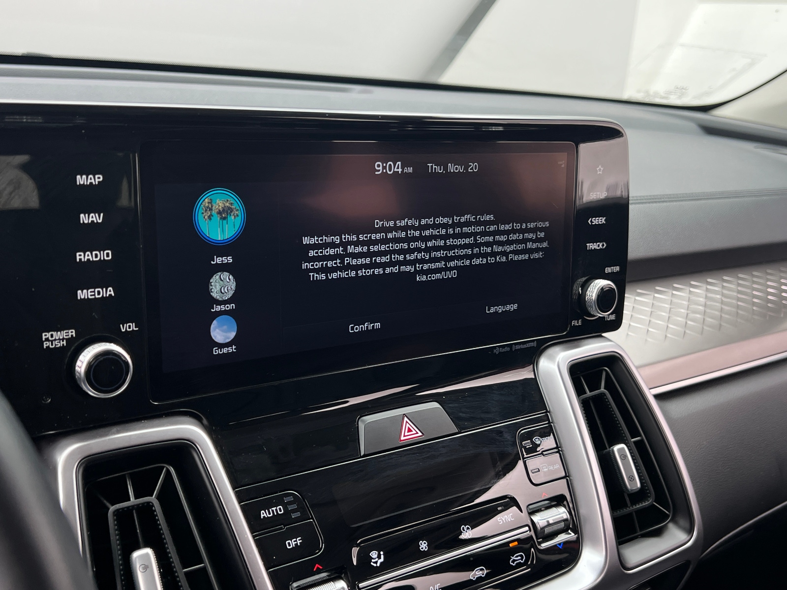 Thumbnail: 2022 Kia Sorento - 3