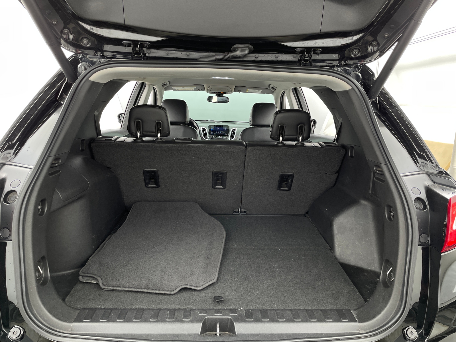 Thumbnail: 2019 Chevrolet Equinox - 6