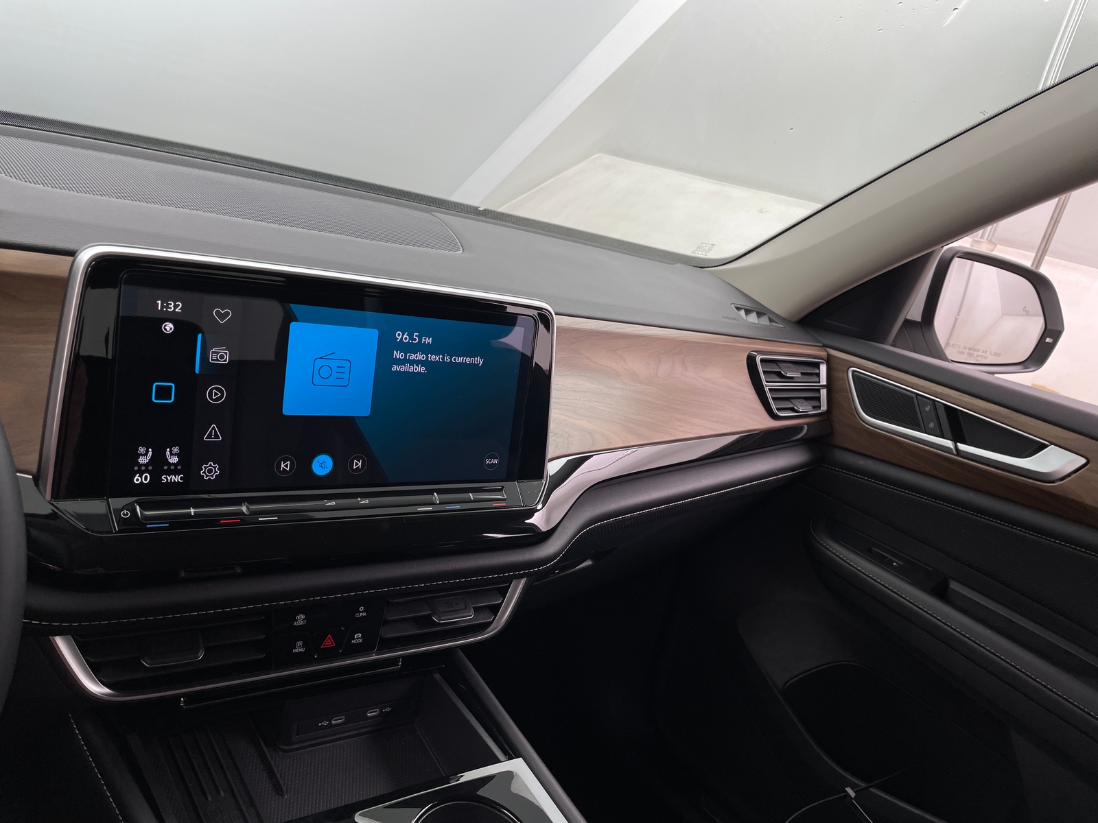 Thumbnail: 2025 Volkswagen Atlas - 3