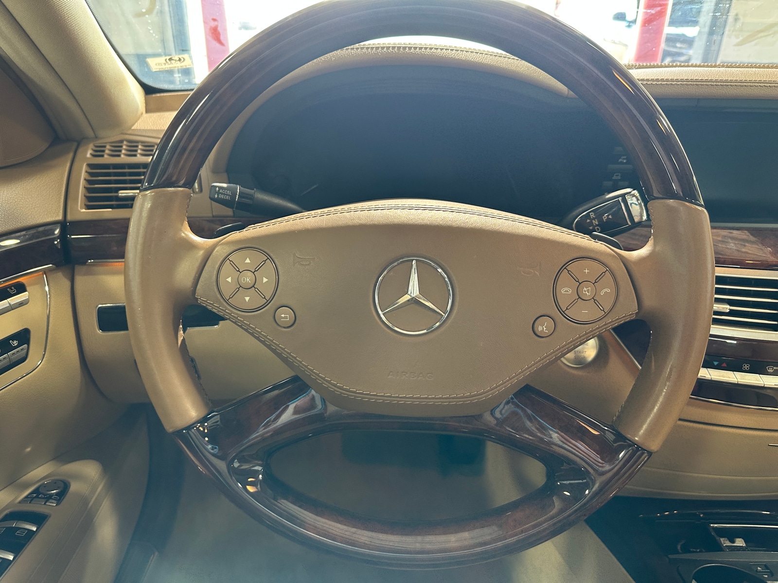 Thumbnail: 2011 Mercedes-Benz S-Class - 5