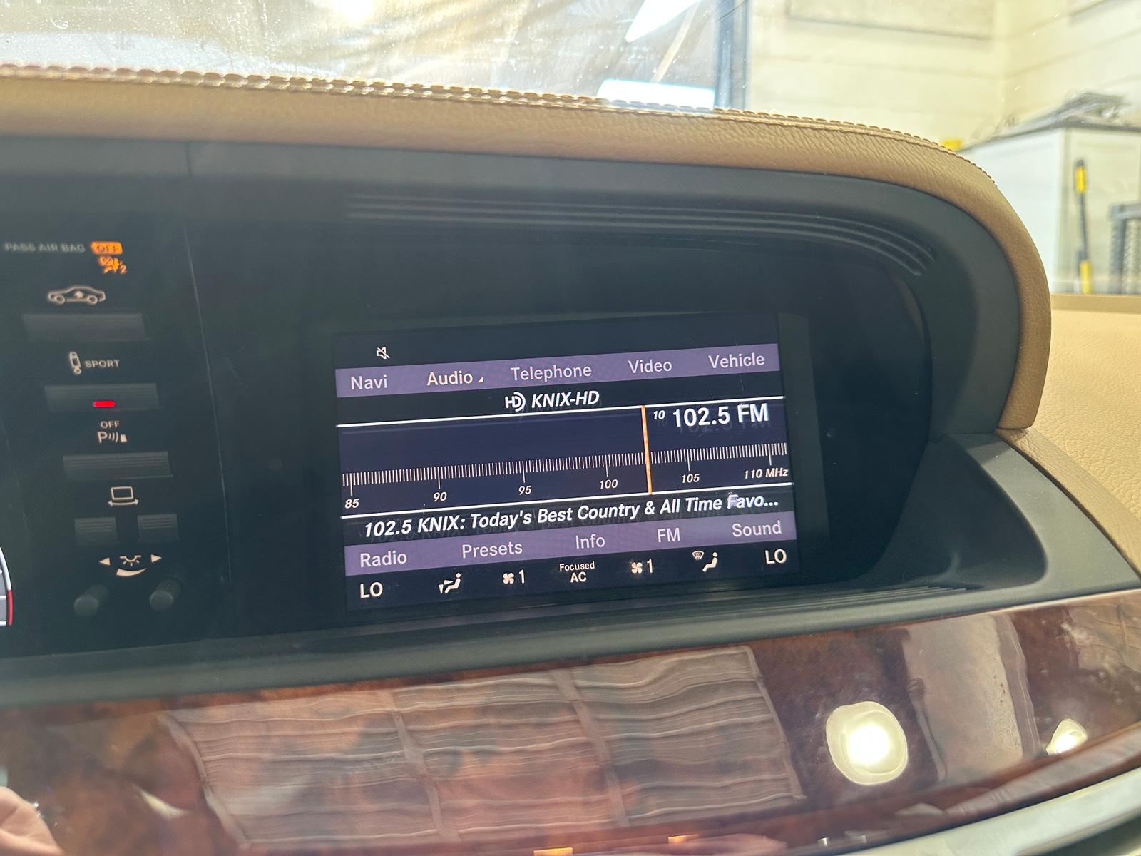 Thumbnail: 2011 Mercedes-Benz S-Class - 4