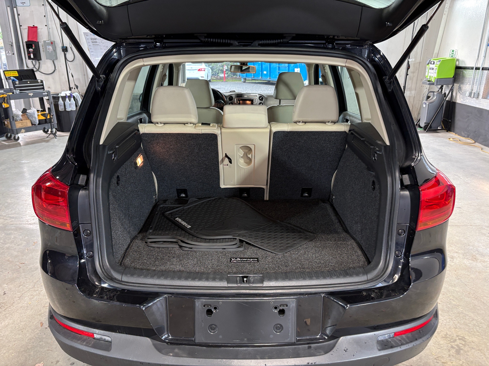 Thumbnail: 2016 Volkswagen Tiguan - 7