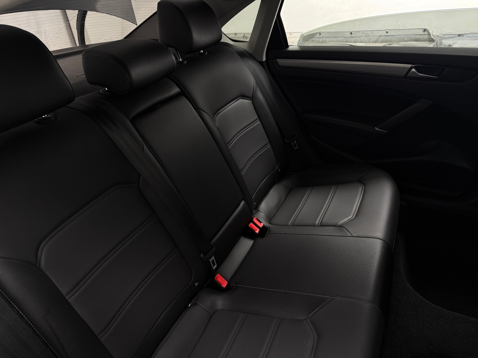 Thumbnail: 2022 Volkswagen Passat - 5