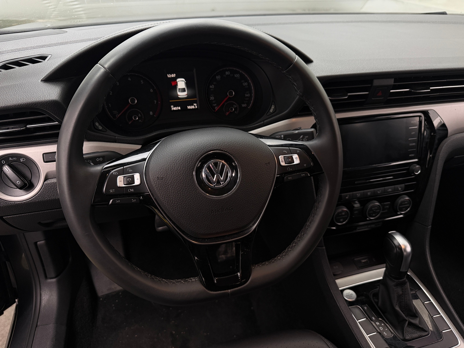 Thumbnail: 2022 Volkswagen Passat - 4