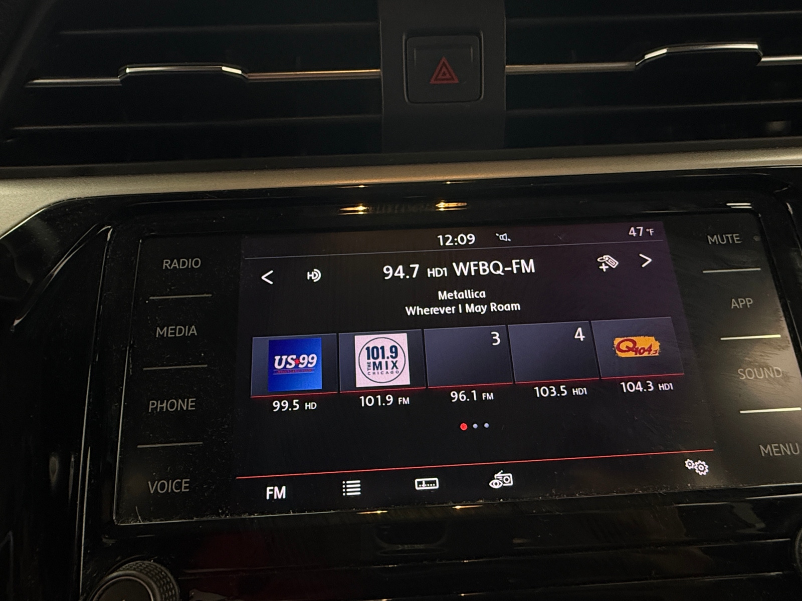 Thumbnail: 2022 Volkswagen Passat - 3