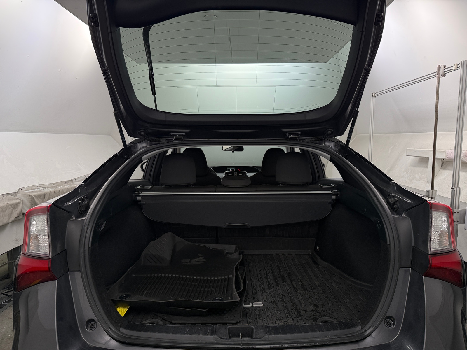 Thumbnail: 2022 Toyota Prius - 7