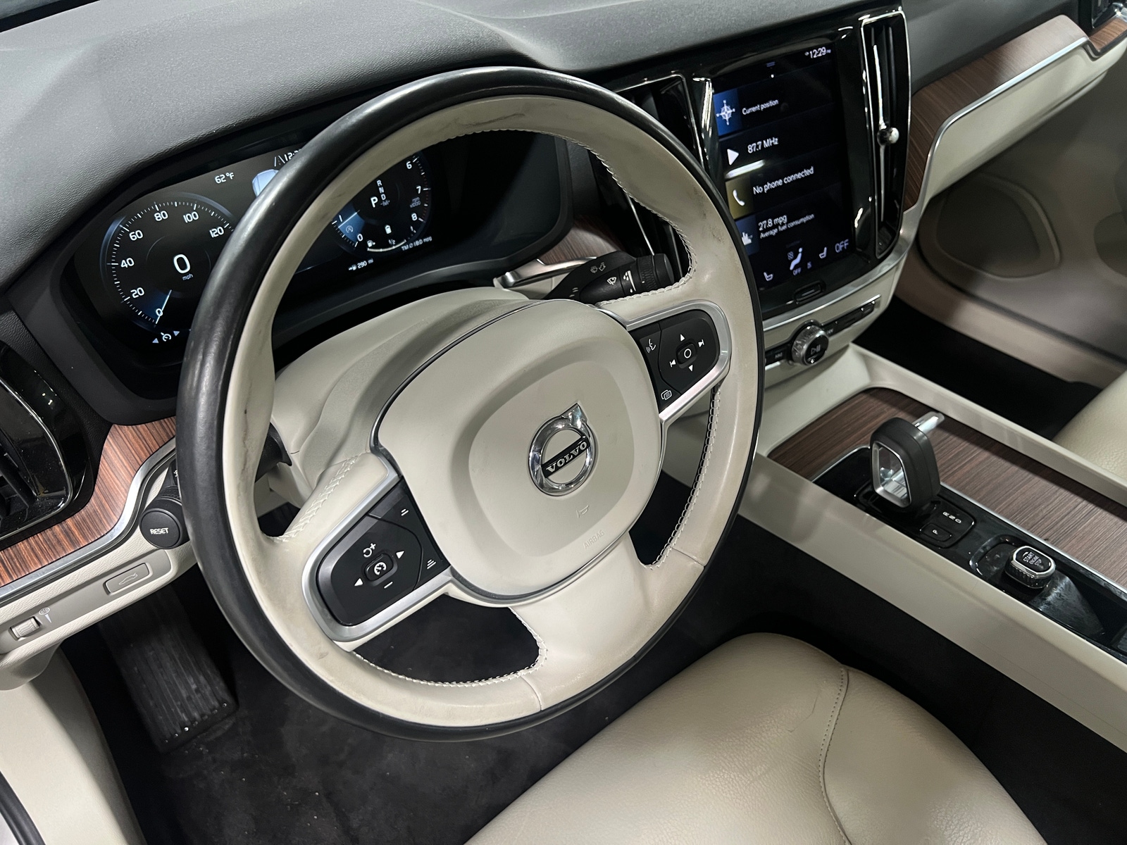 Thumbnail: 2022 Volvo S60 - 4