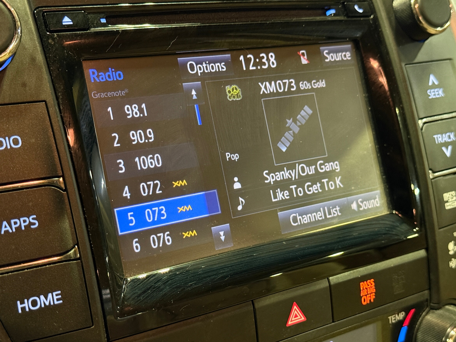 Thumbnail: 2015 Toyota Camry - 3