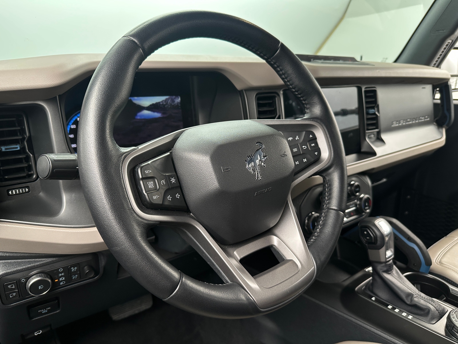 Thumbnail: 2022 Ford Bronco - 5