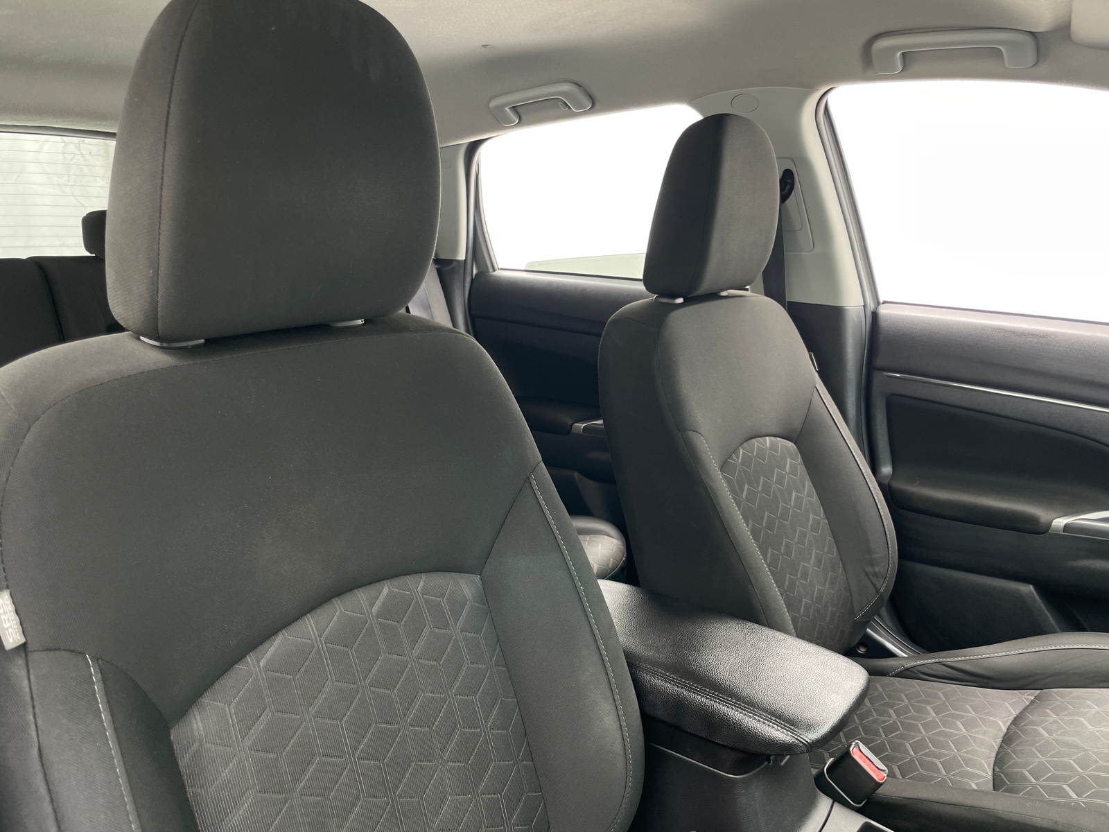 Thumbnail: 2021 Mitsubishi Outlander Sport - 2