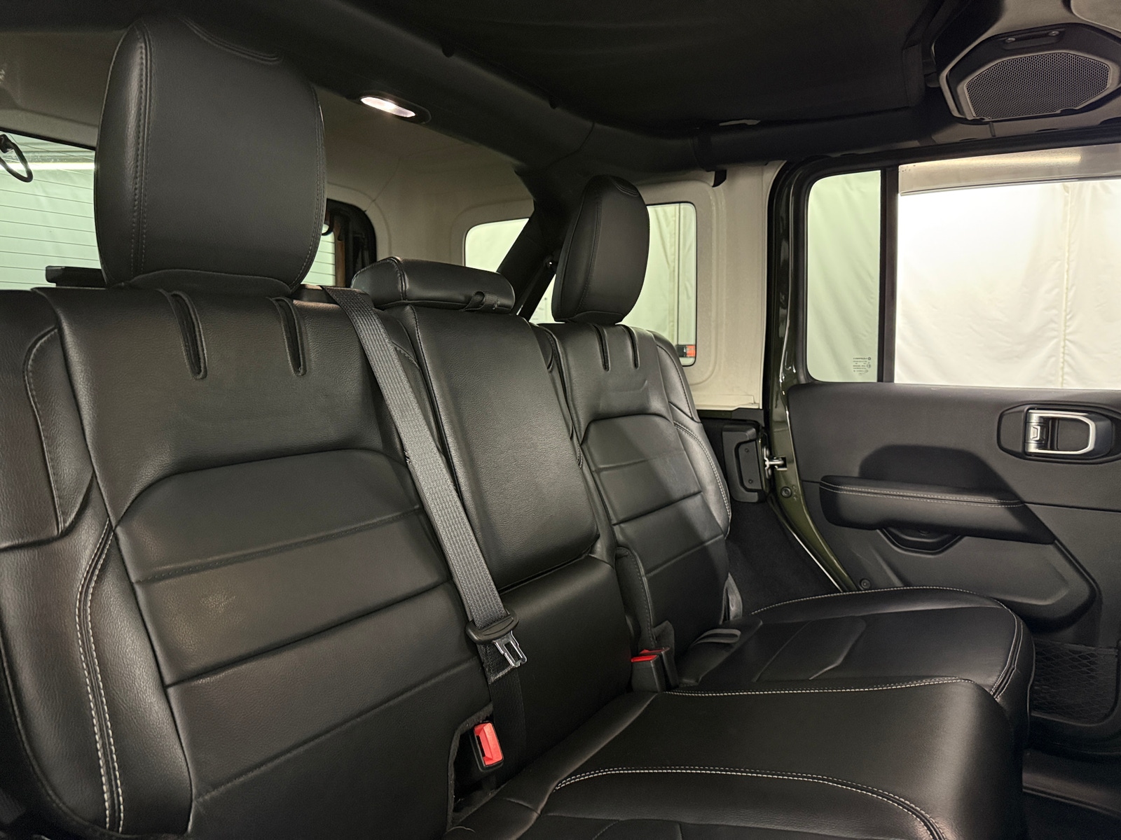 Thumbnail: 2021 Jeep Wrangler - 5