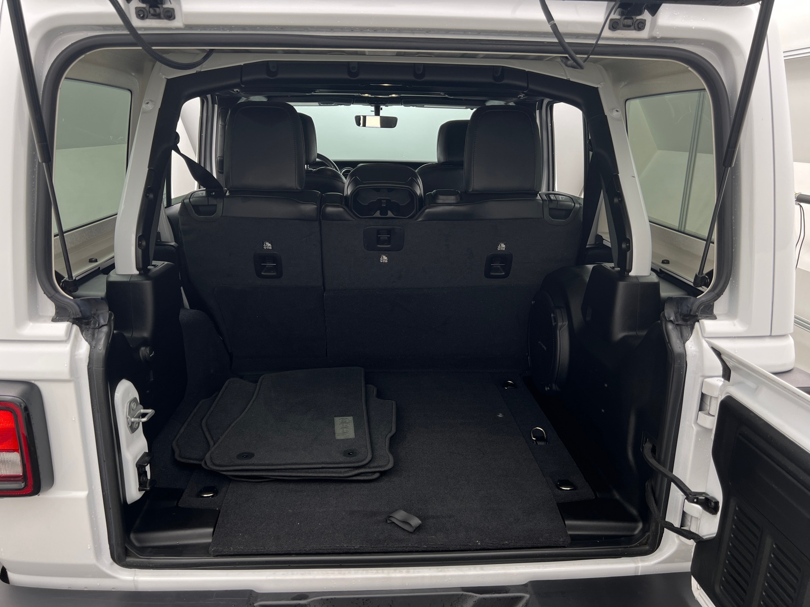 Thumbnail: 2022 Jeep Wrangler - 7