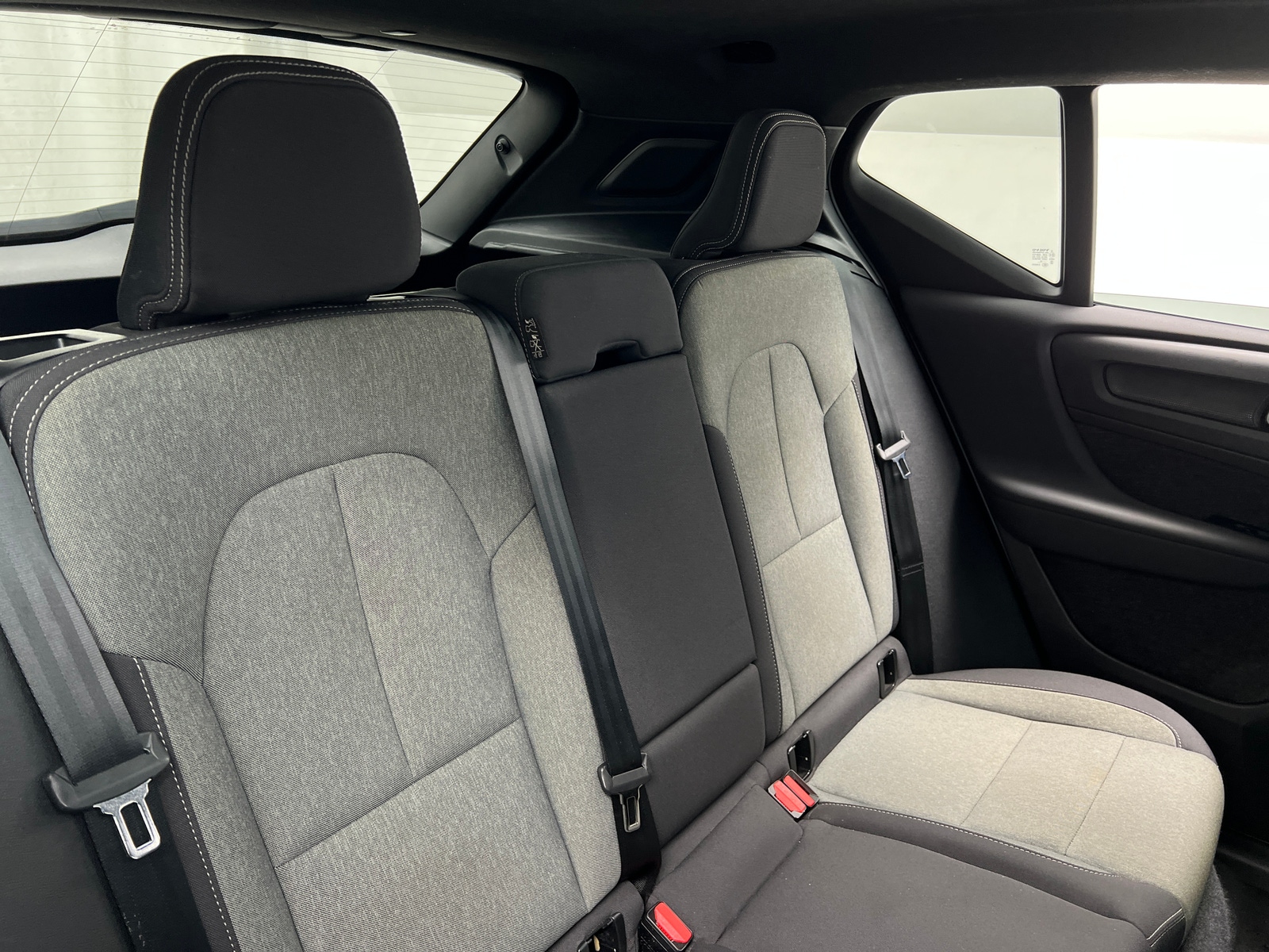 Thumbnail: 2024 Volvo XC40 - 6