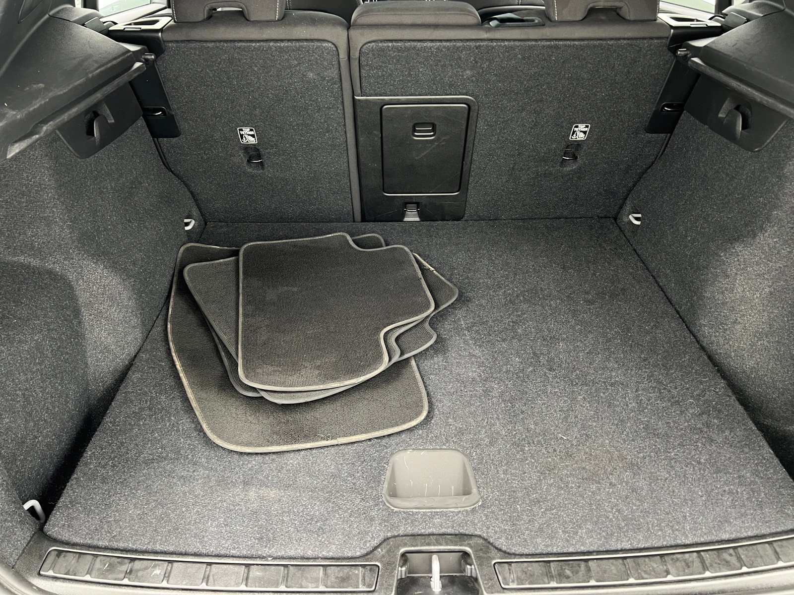 Thumbnail: 2024 Volvo XC40 - 7