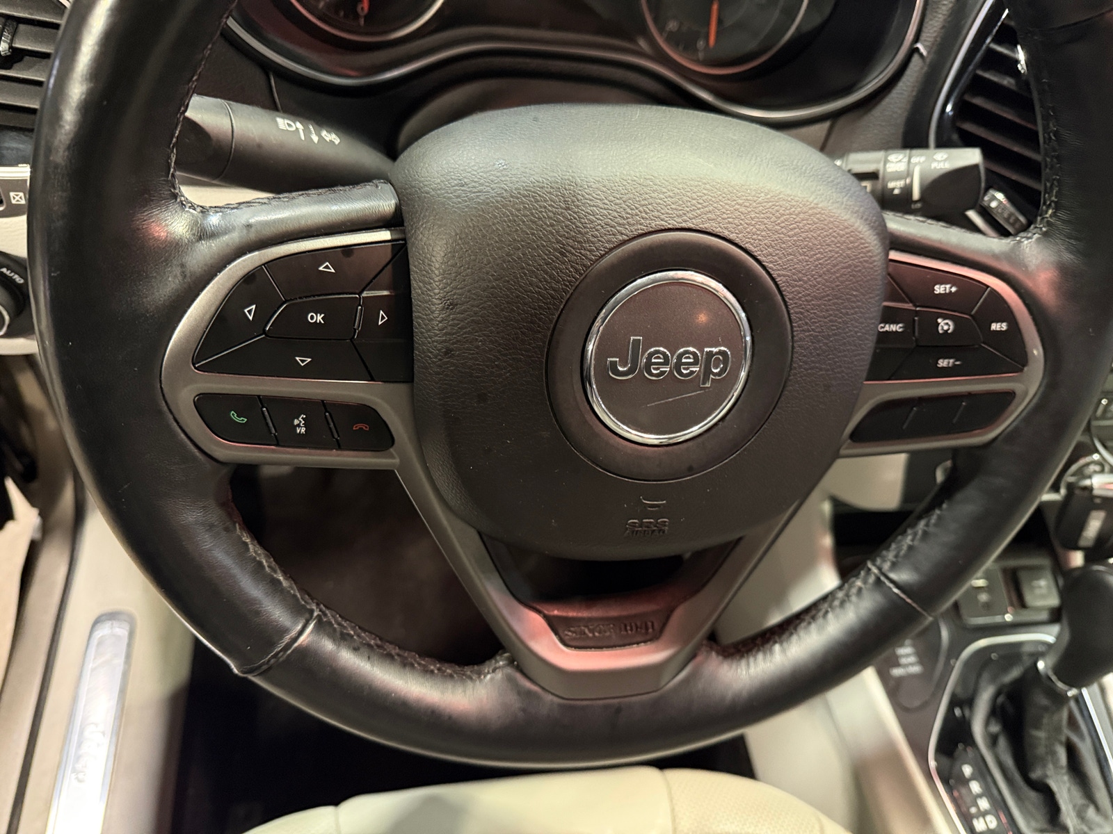 Thumbnail: 2019 Jeep Cherokee - 4