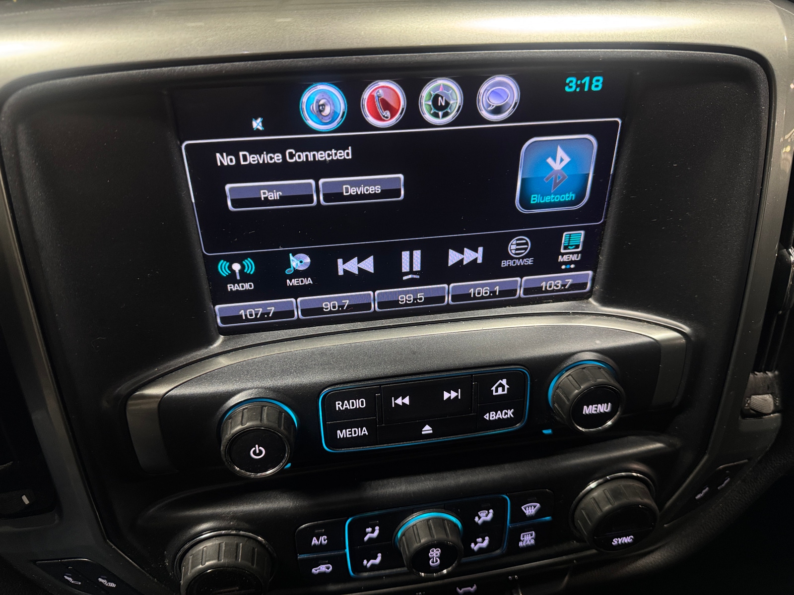 Thumbnail: 2017 Chevrolet Silverado 1500 - 4