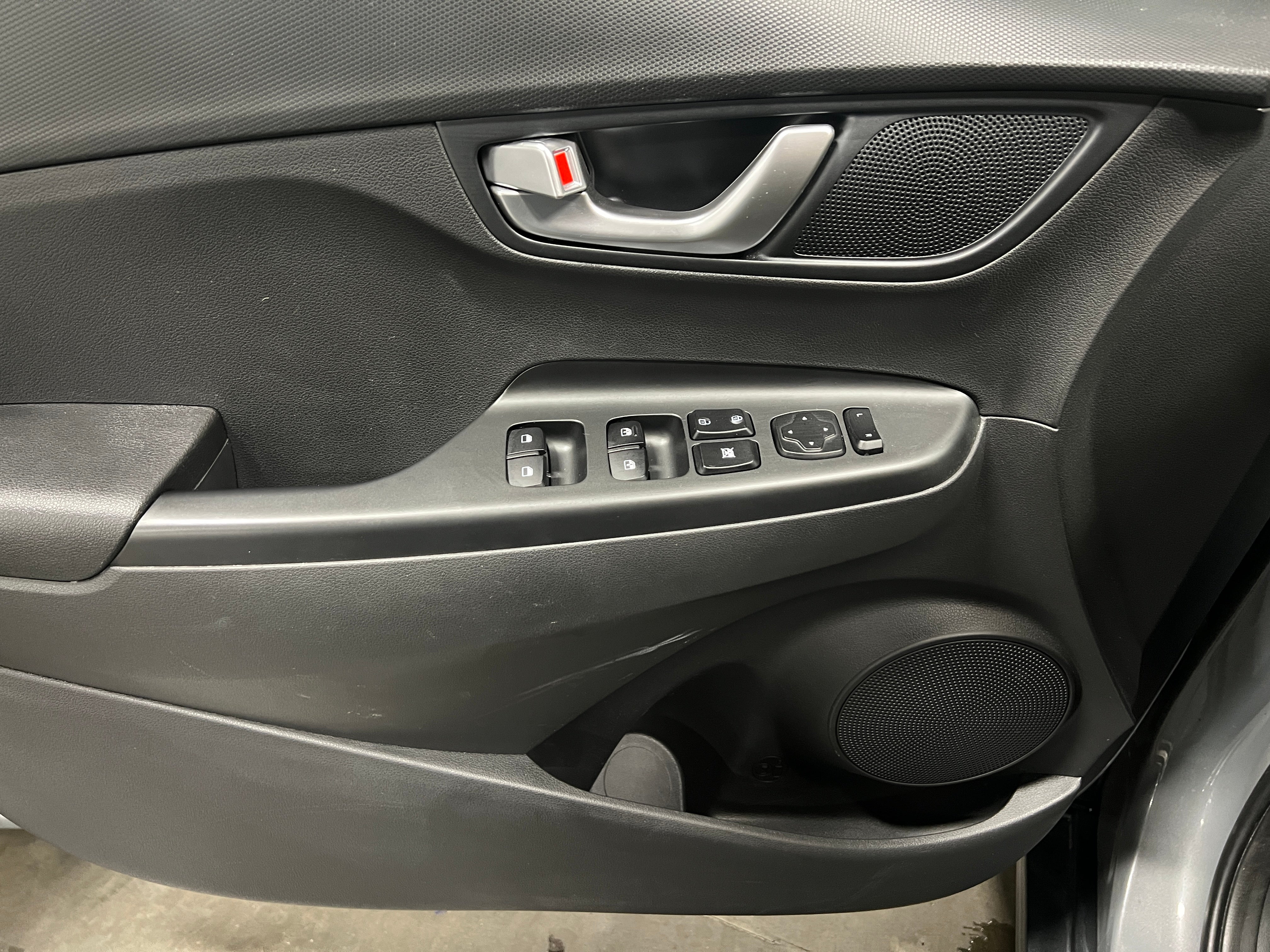 Used 2023 Hyundai Kona EV SE with VIN KM8K23AG3PU171193 for sale in Oak Creek, WI