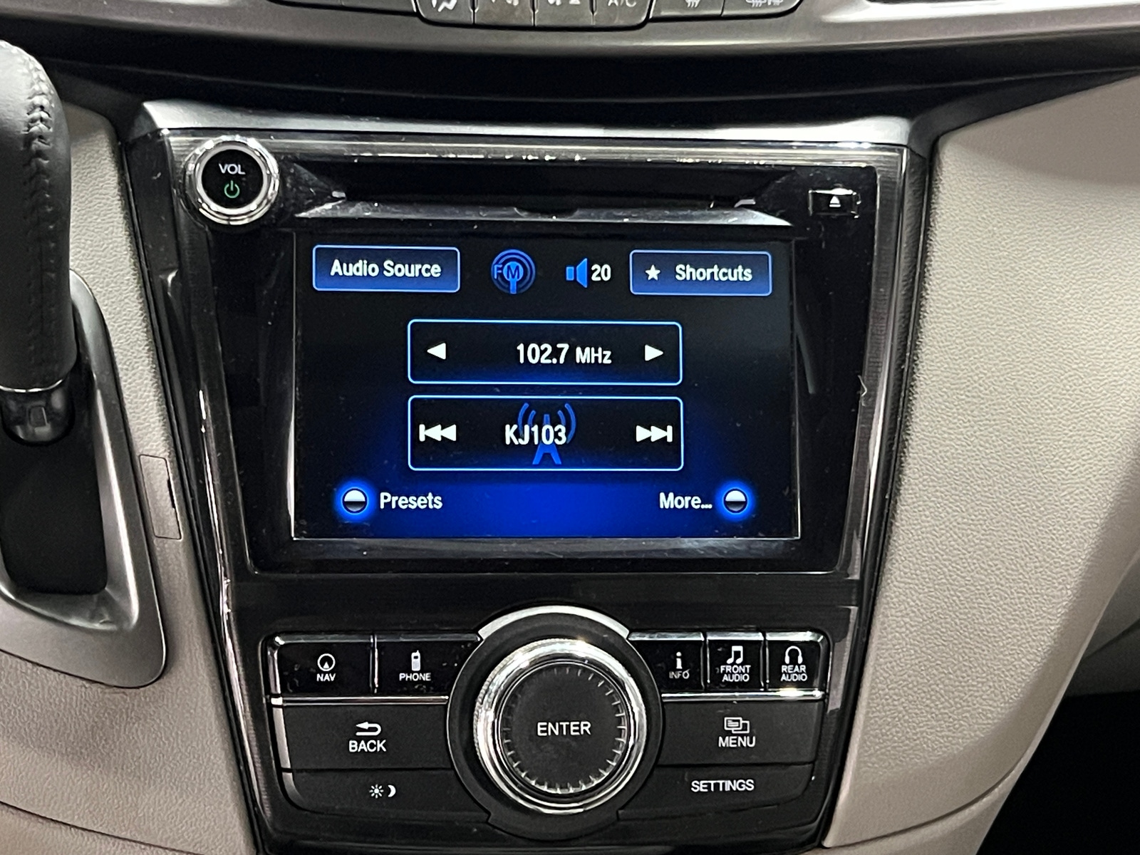 Thumbnail: 2015 Honda Odyssey - 3