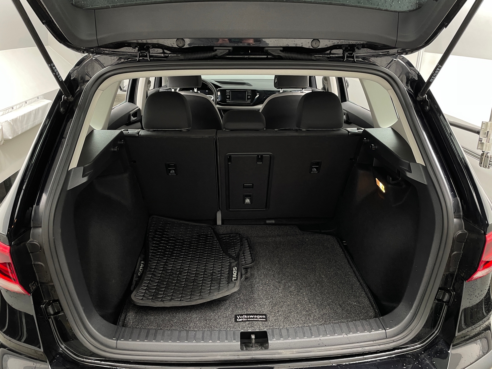 Thumbnail: 2023 Volkswagen Taos - 7