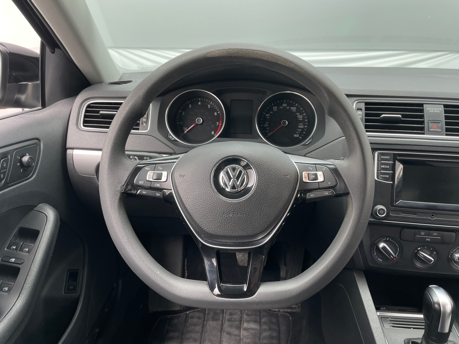 Thumbnail: 2017 Volkswagen Jetta - 5