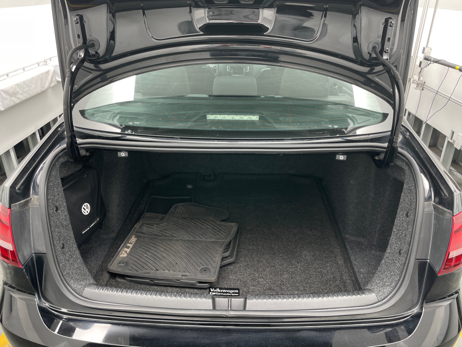 Thumbnail: 2017 Volkswagen Jetta - 7