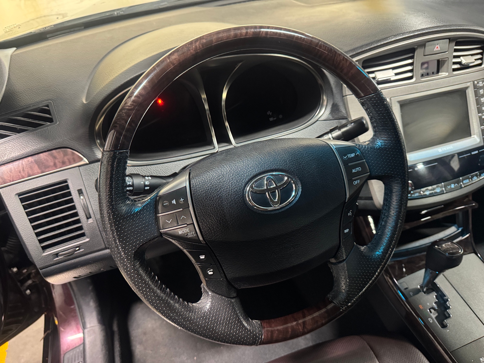 Thumbnail: 2012 Toyota Avalon - 4