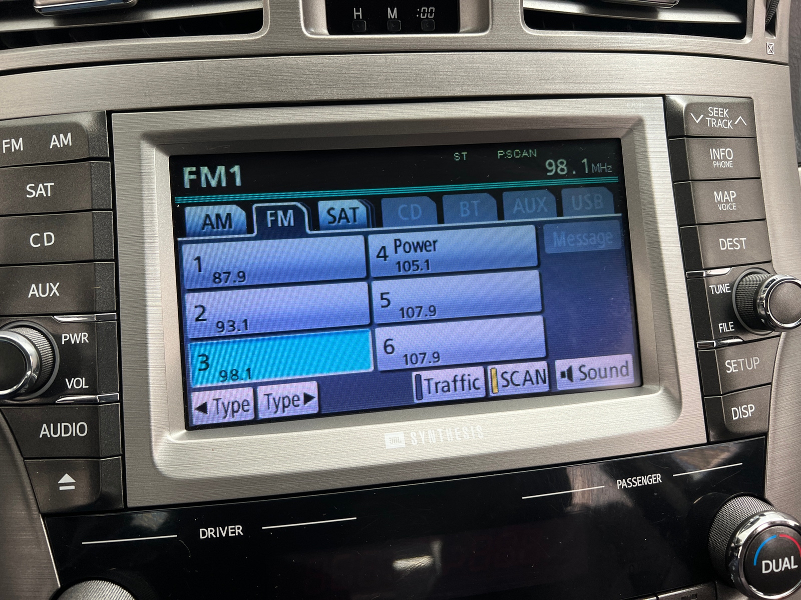 Thumbnail: 2012 Toyota Avalon - 3