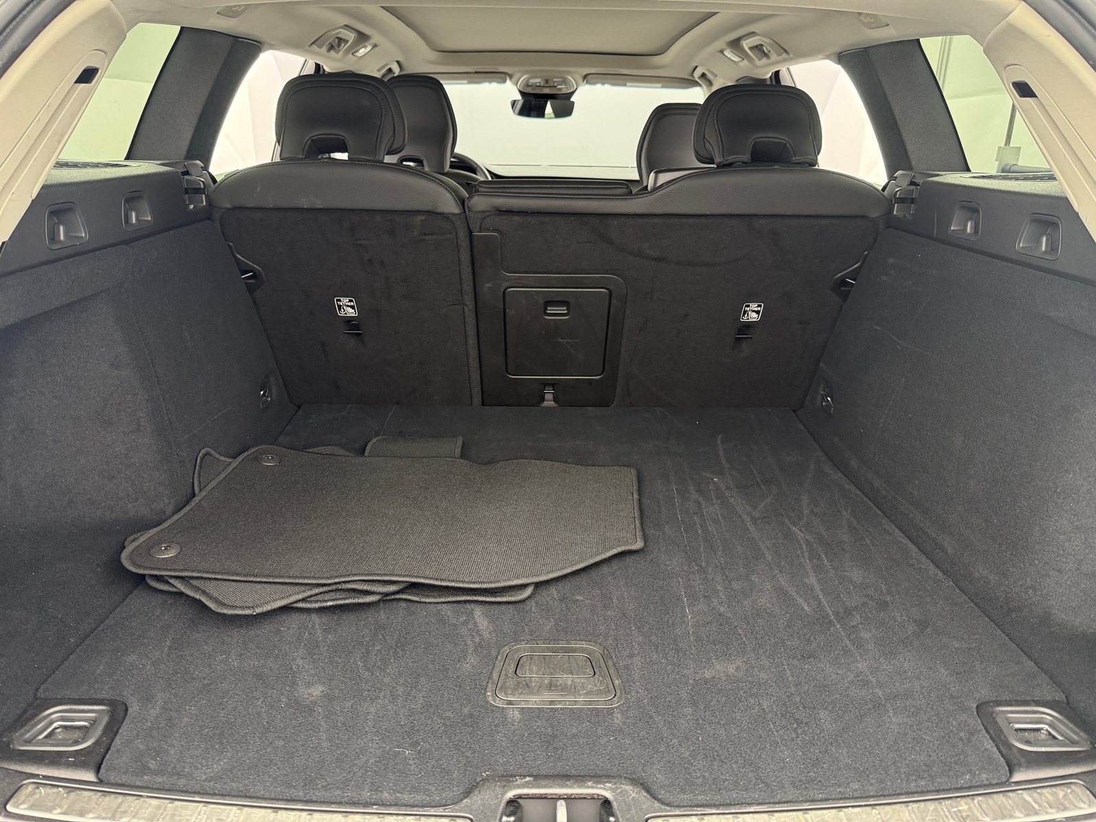 Thumbnail: 2025 Volvo V60 - 6