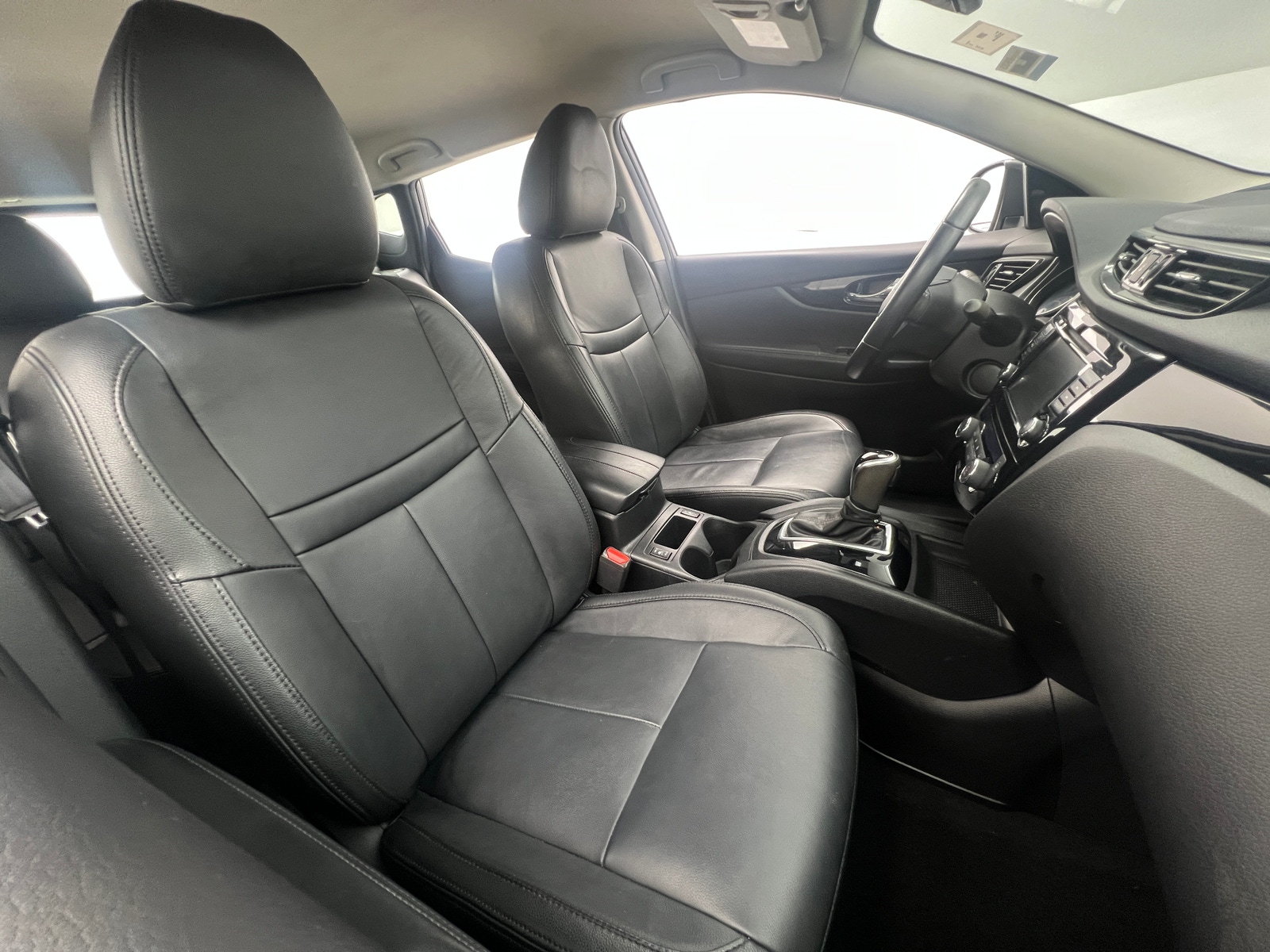 Thumbnail: 2022 Nissan Rogue Sport - 2