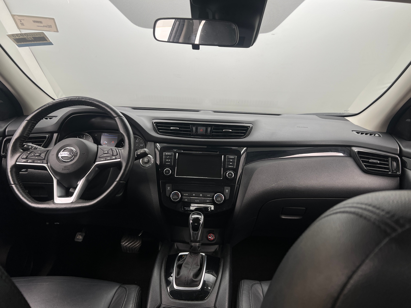 Thumbnail: 2022 Nissan Rogue Sport - 3