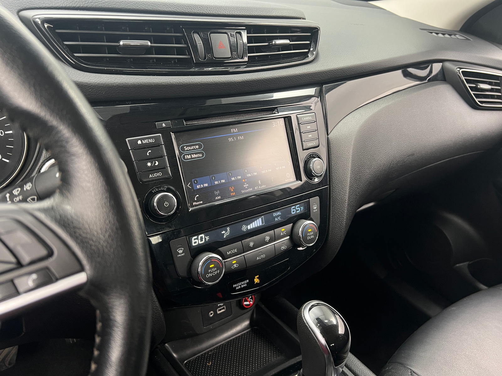 Thumbnail: 2022 Nissan Rogue Sport - 4