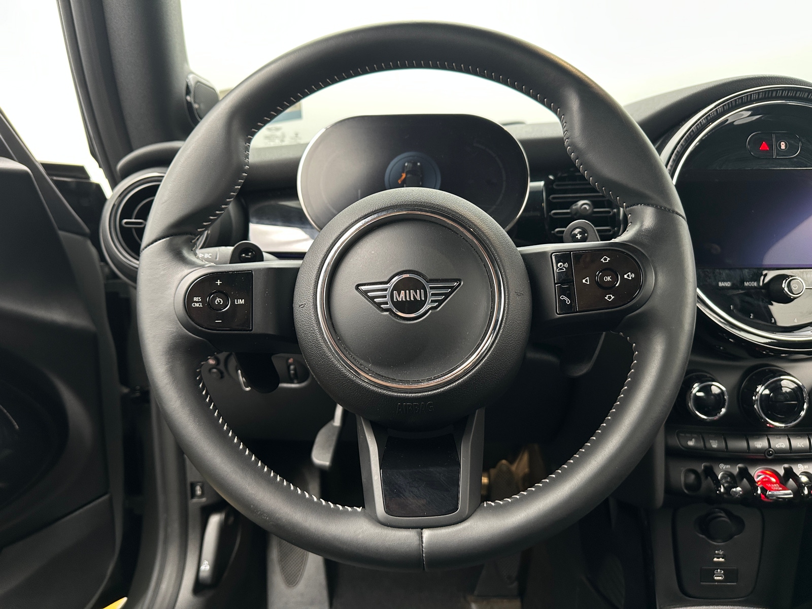 Thumbnail: 2023 MINI Cooper Convertible - 4