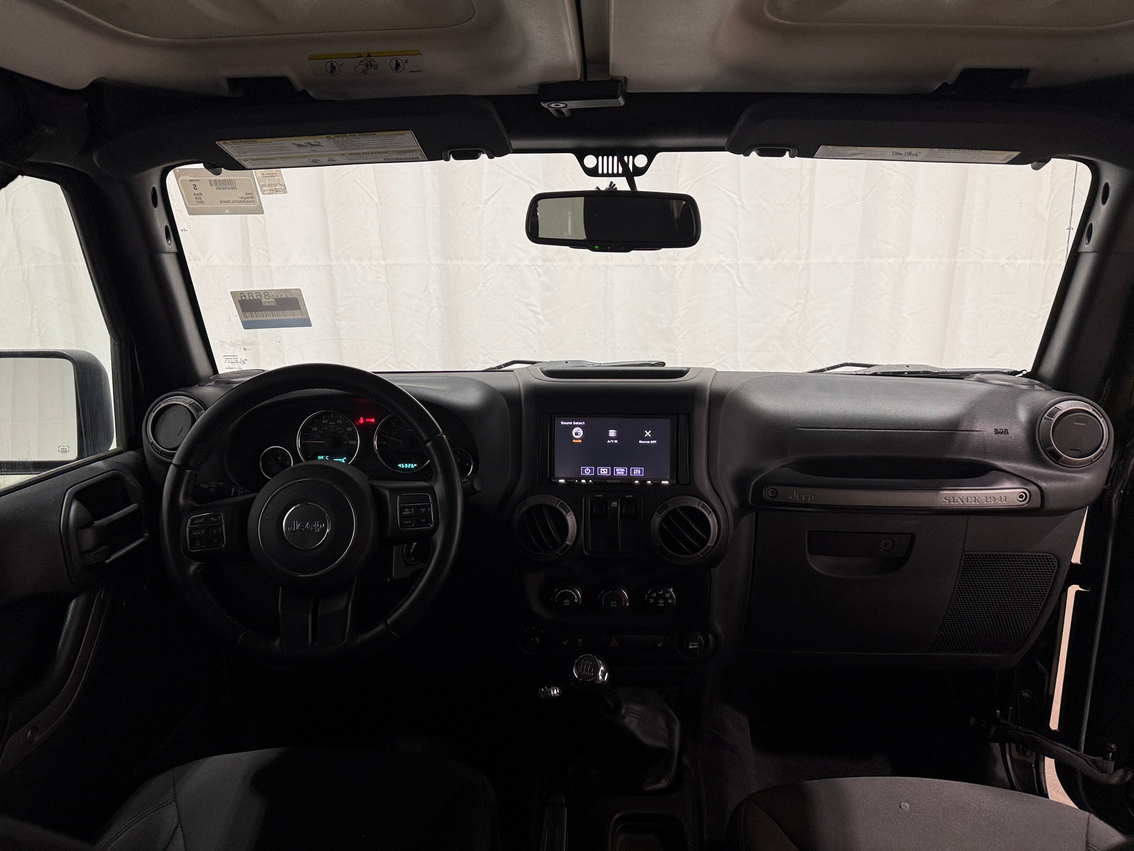 Thumbnail: 2017 Jeep Wrangler - 3