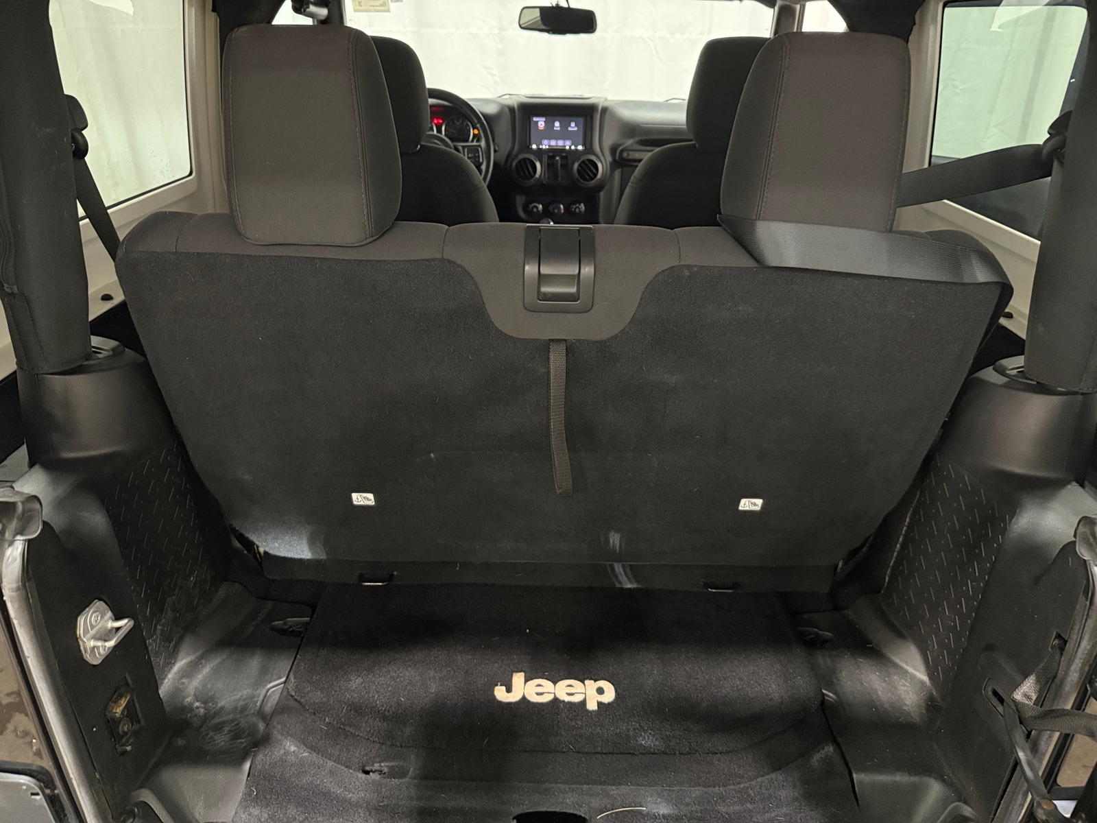 Thumbnail: 2017 Jeep Wrangler - 7