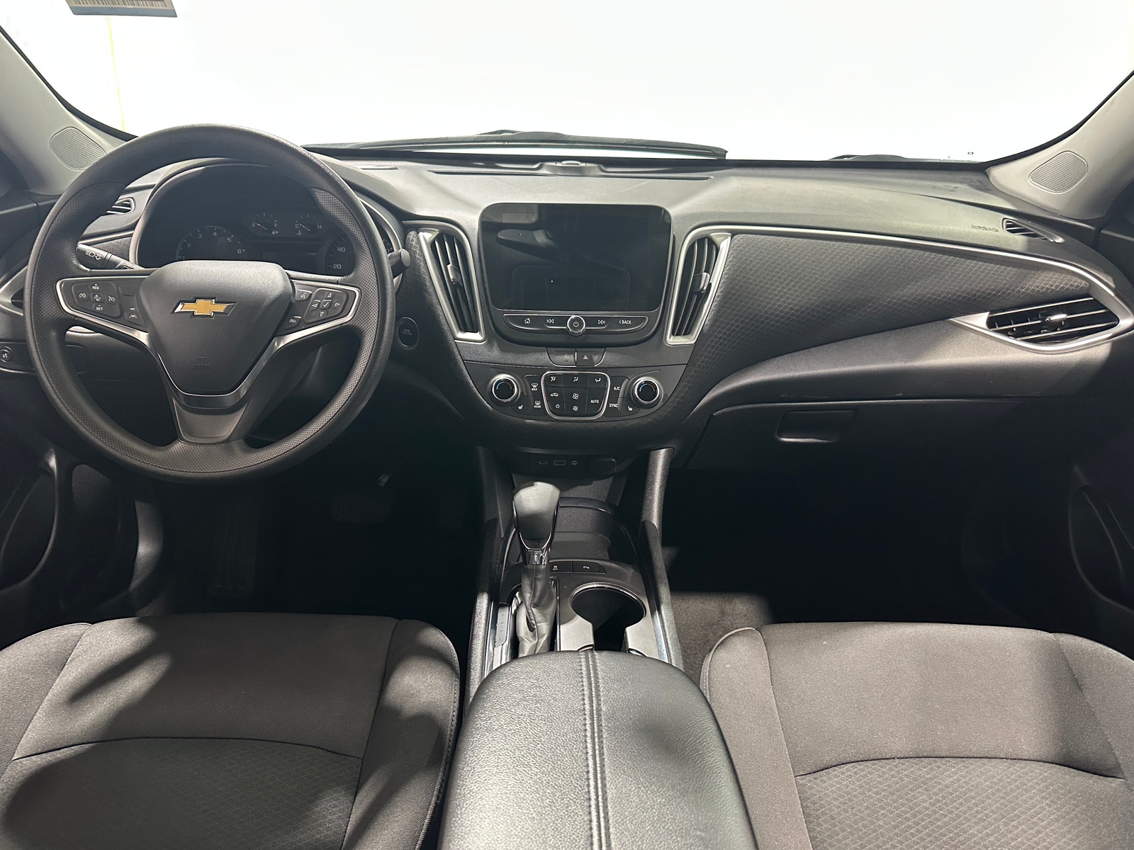 Thumbnail: 2024 Chevrolet Malibu - 3